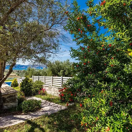 Nereid Villa, With Heated Pool & Spawhirlpool, Bbq, By Thinkvilla *